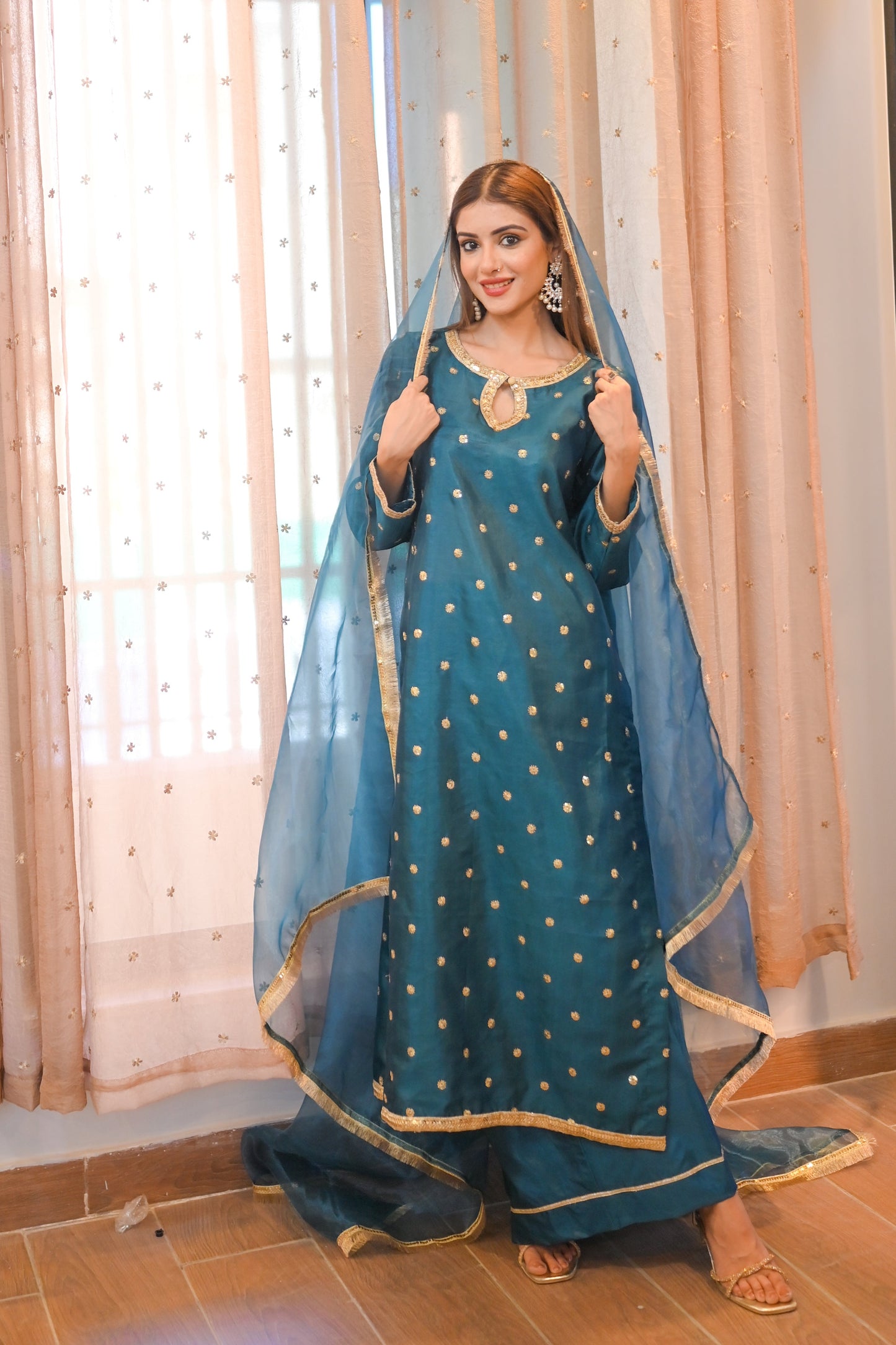 Nayaab – Luxe Teal