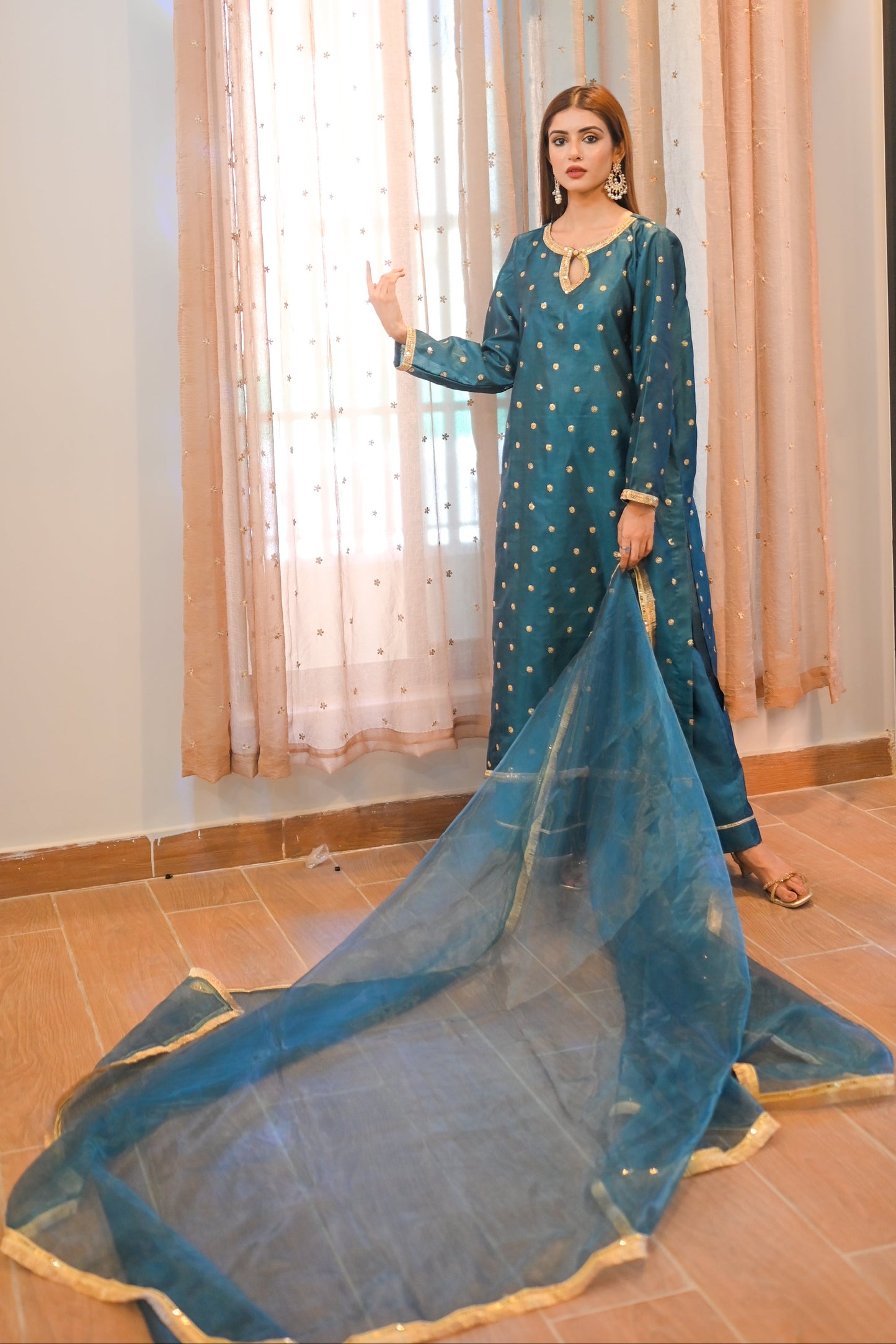 Nayaab – Luxe Teal