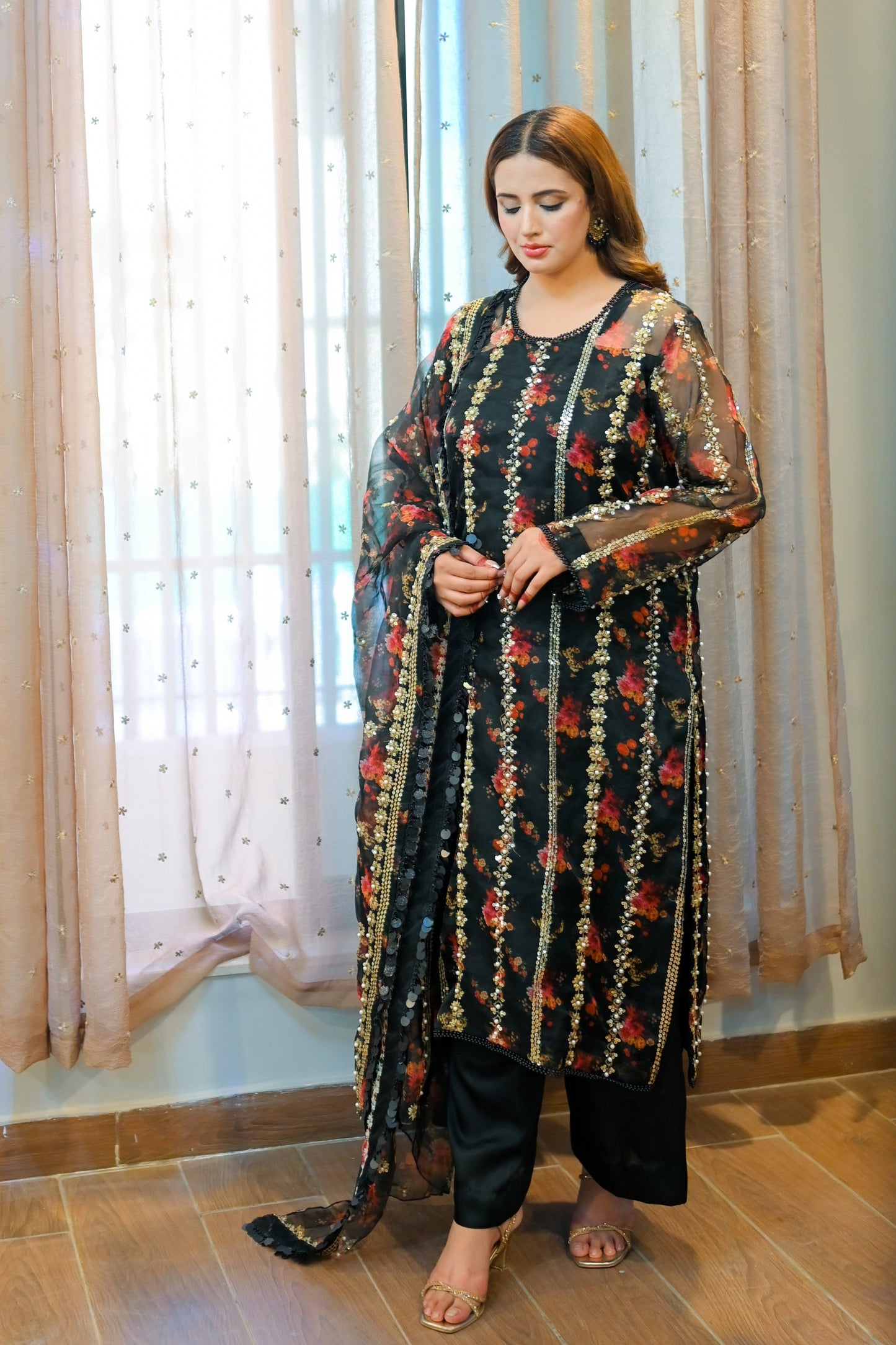 Zohra Noir Deep Black